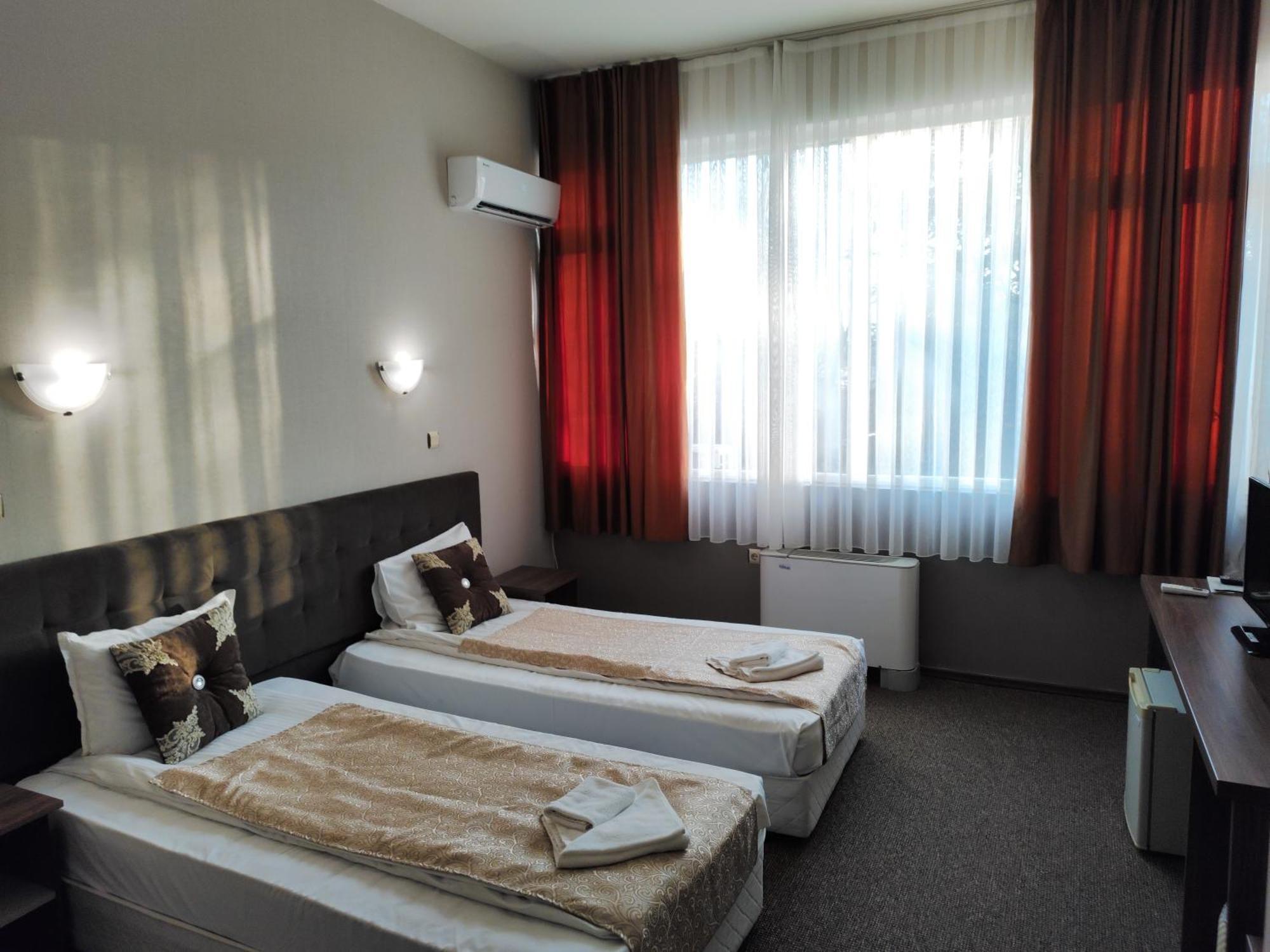 Hotel Monte Cristo Blagoevgrad Bagian luar foto