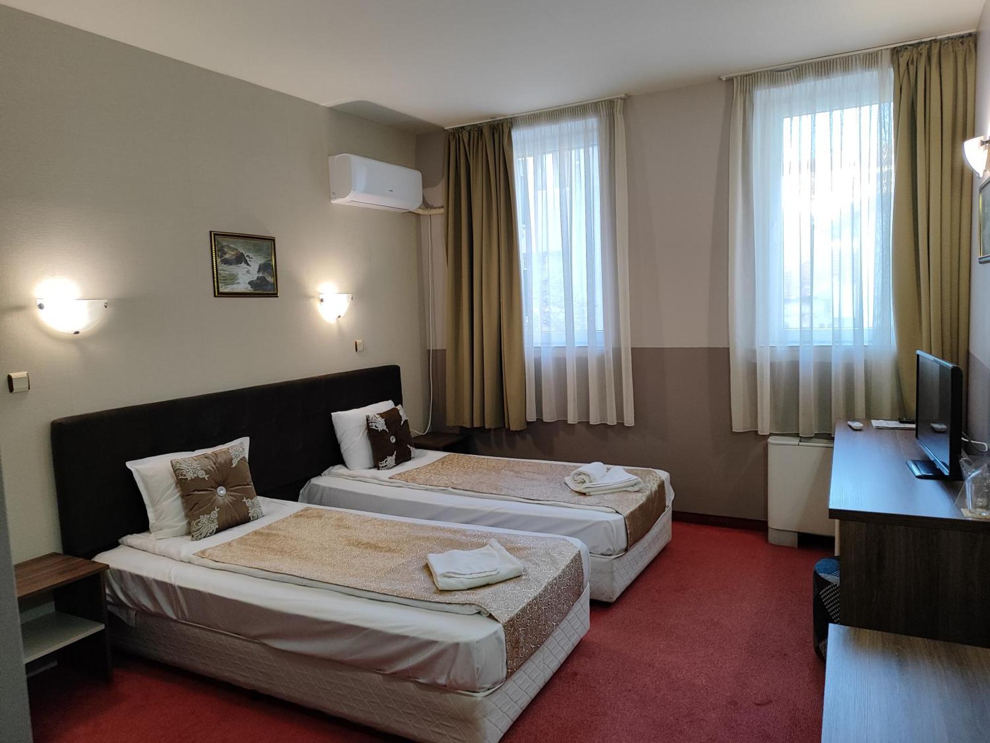 Hotel Monte Cristo Blagoevgrad Bagian luar foto